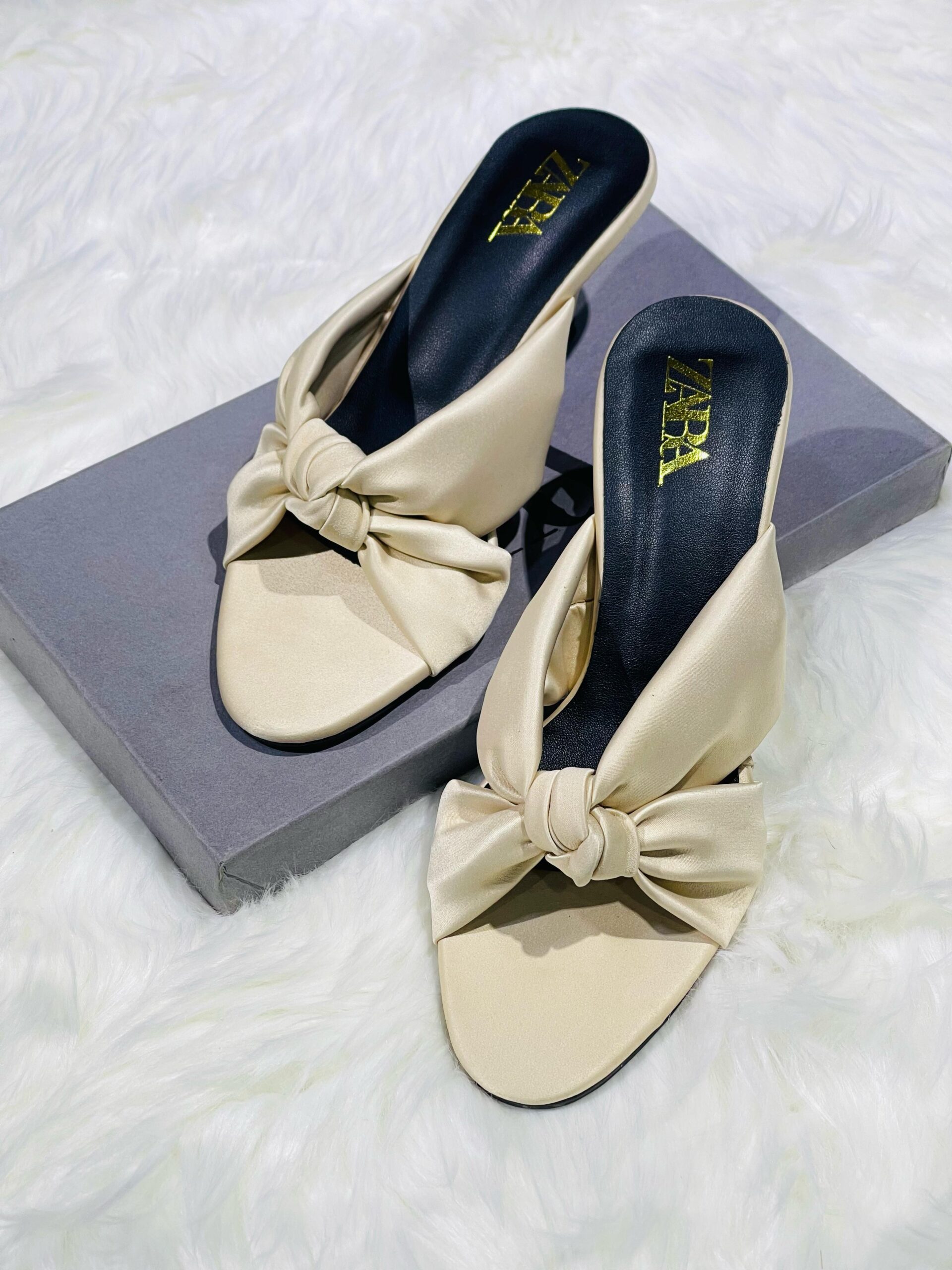 Crystal Embellished Pointed Toe Kitten Heel Mules Luxury Evening Slip-On Pumps (1)