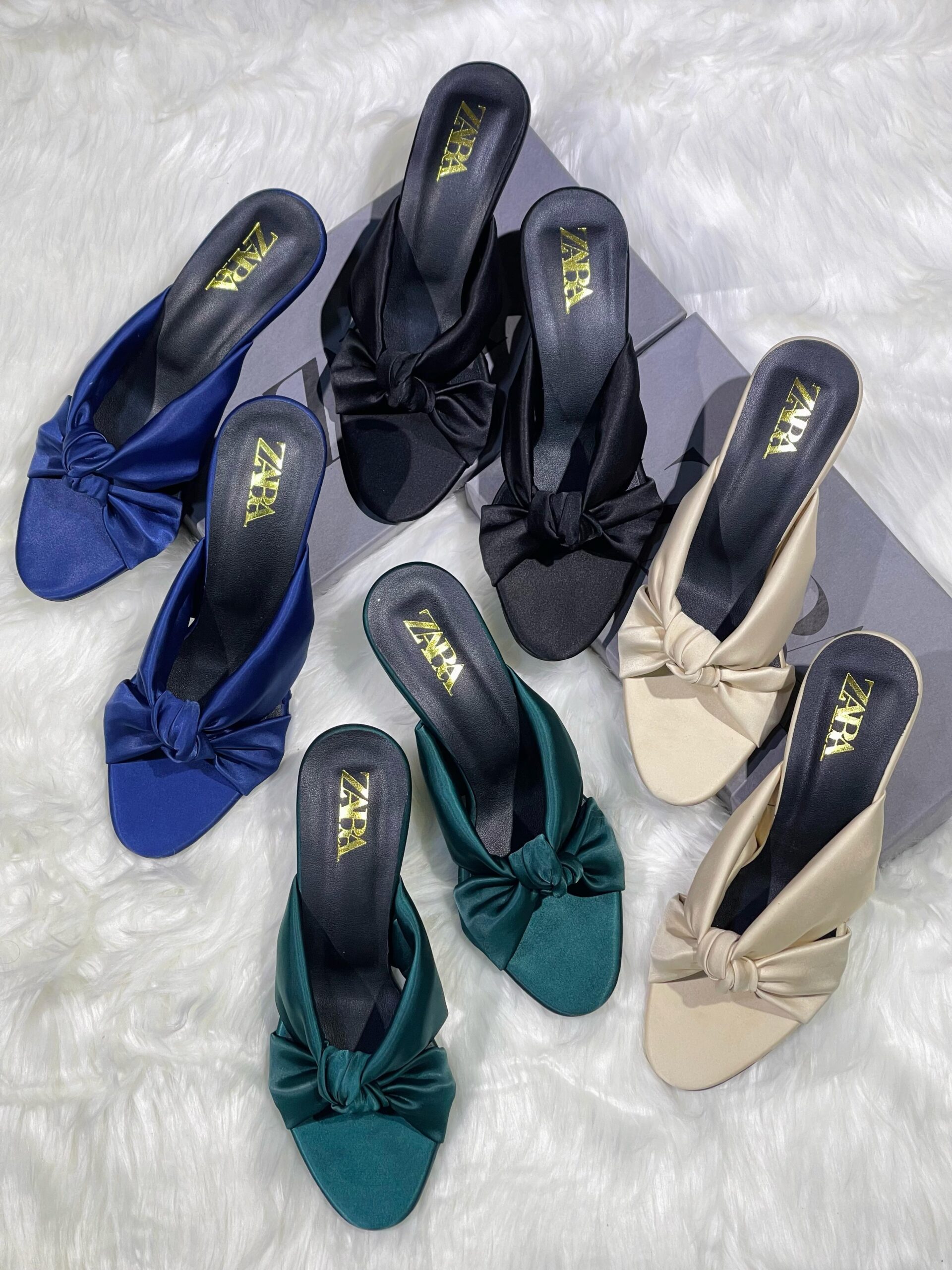 Crystal Embellished Pointed Toe Kitten Heel Mules Luxury Evening Slip-On Pumps (2)