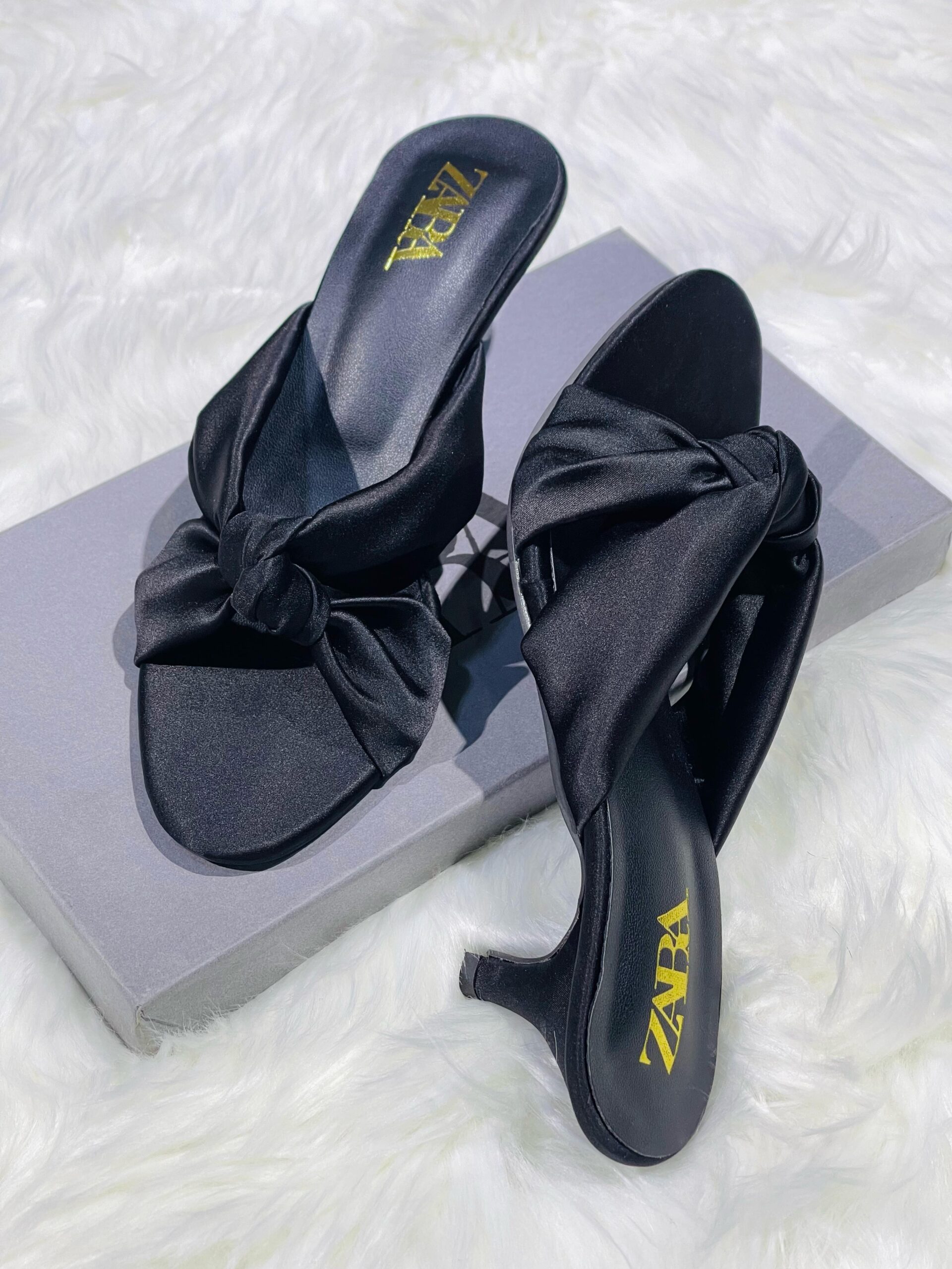 Crystal Embellished Pointed Toe Kitten Heel Mules Luxury Evening Slip-On Pumps (3)