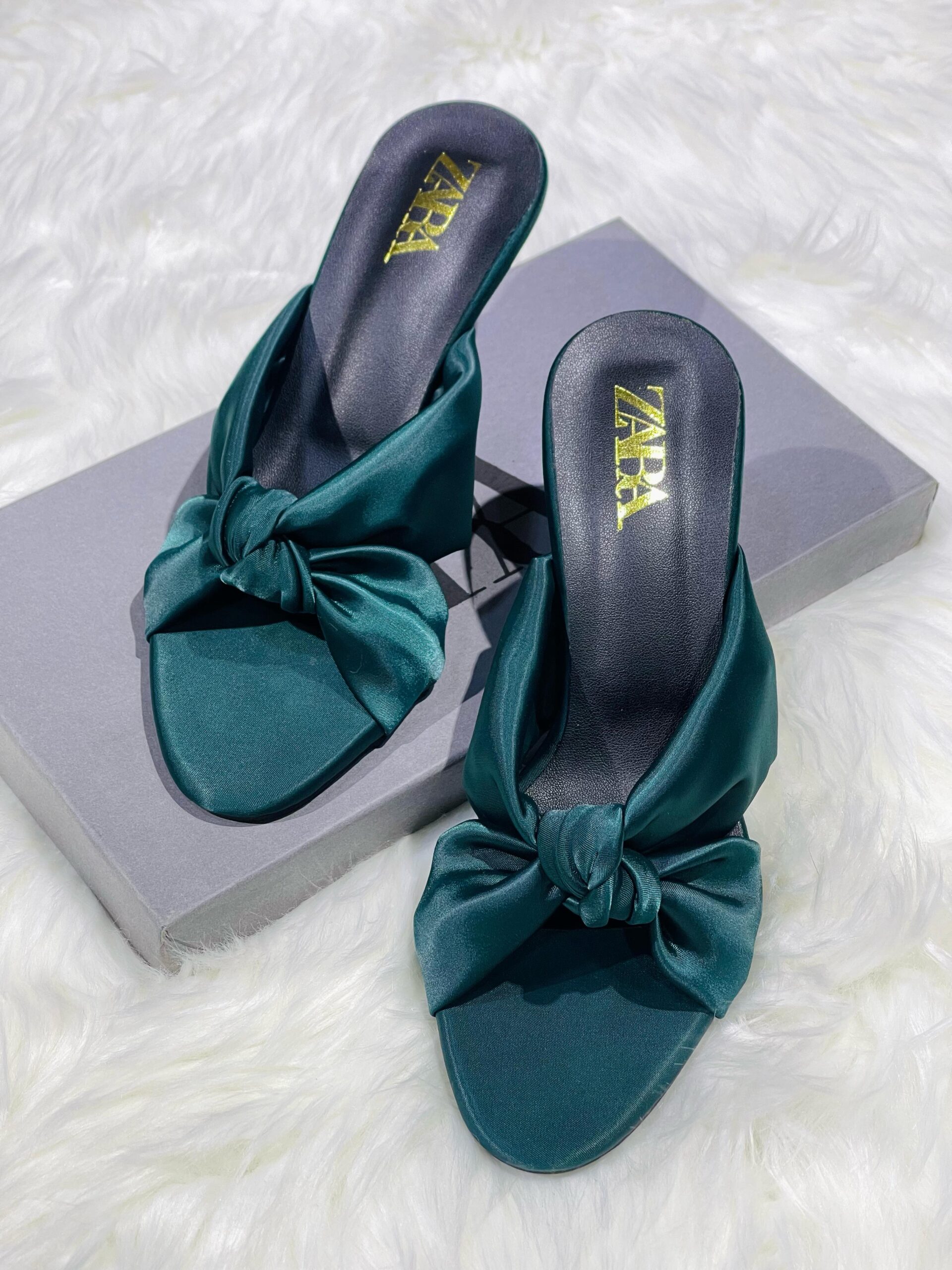 Crystal Embellished Pointed Toe Kitten Heel Mules Luxury Evening Slip-On Pumps (6)