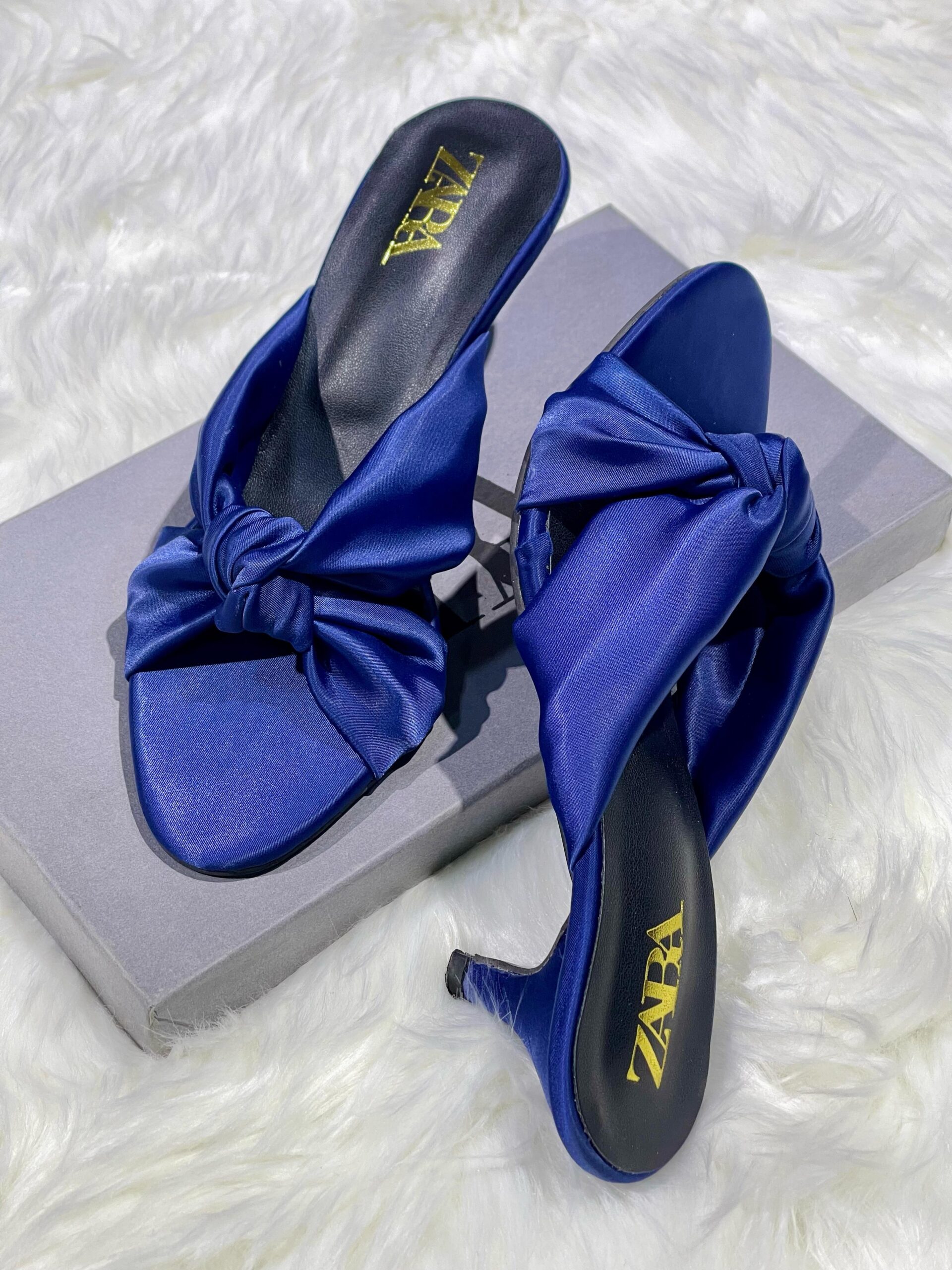 Crystal Embellished Pointed Toe Kitten Heel Mules Luxury Evening Slip-On Pumps (7)