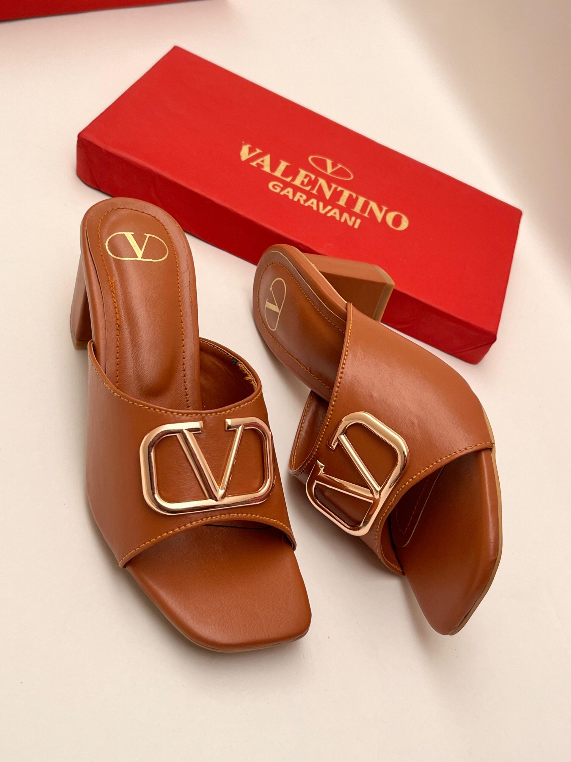 Trendy Elegant V-Logo Block Heel Slide Sandals